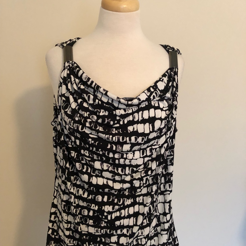 Kenneth Cole tank with shoulder detail XL